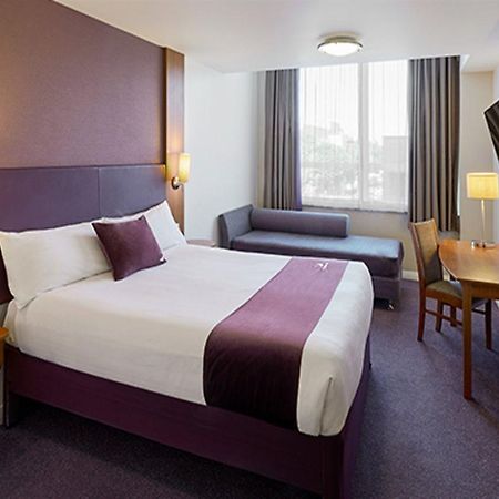 Premier Inn Cambridge Girton  Экстерьер фото