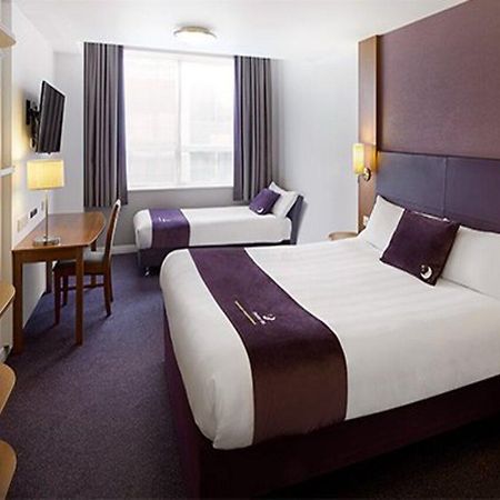 Premier Inn Cambridge Girton  Экстерьер фото