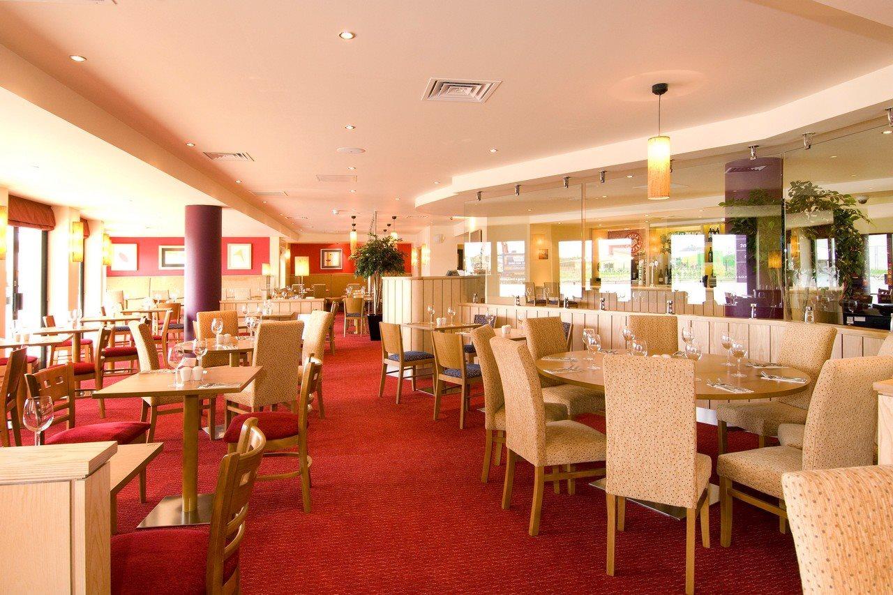 Premier Inn Cambridge Girton  Экстерьер фото