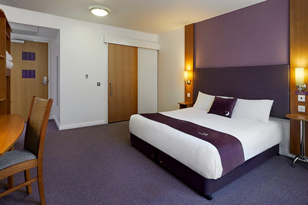 Premier Inn Cambridge Girton  Экстерьер фото