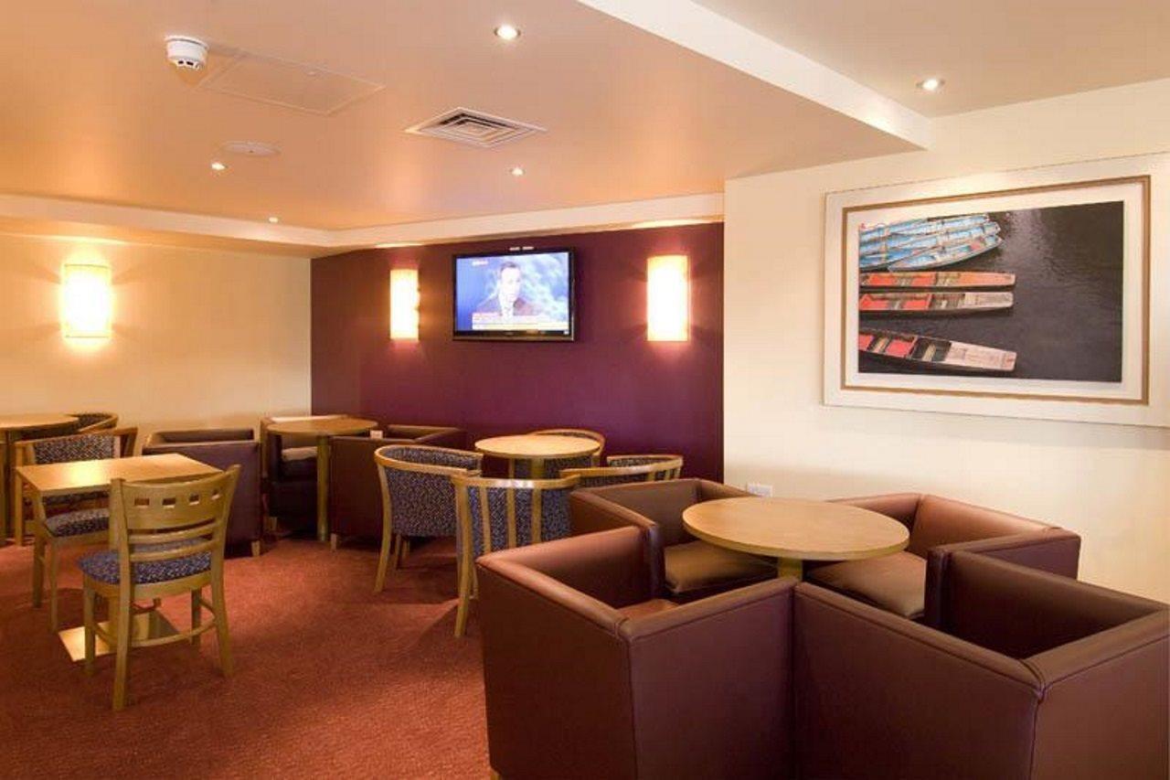 Premier Inn Cambridge Girton  Экстерьер фото