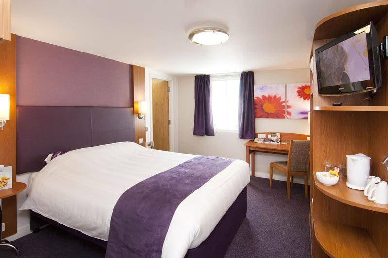 Premier Inn Cambridge Girton  Экстерьер фото