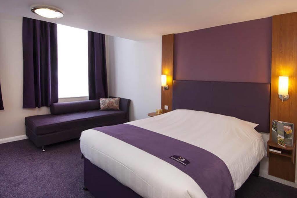 Premier Inn Cambridge Girton  Экстерьер фото