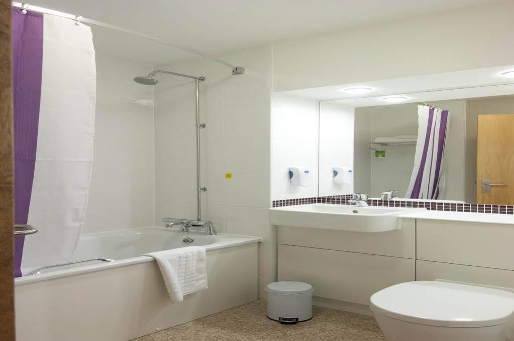 Premier Inn Cambridge Girton  Экстерьер фото